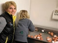 Das Steirerhof-Team beim Vorbereiten des Projektes "Schule am Bauernhof"