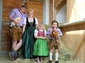Das Steirerhof-Team beim Vorbereiten des Projektes "Schule am Bauernhof"