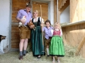 Das Steirerhof-Team beim Vorbereiten des Projektes "Schule am Bauernhof"