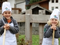Das Steirerhof-Team beim Vorbereiten des Projektes "Schule am Bauernhof"