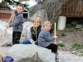 Das Steirerhof-Team beim Vorbereiten des Projektes "Schule am Bauernhof"
